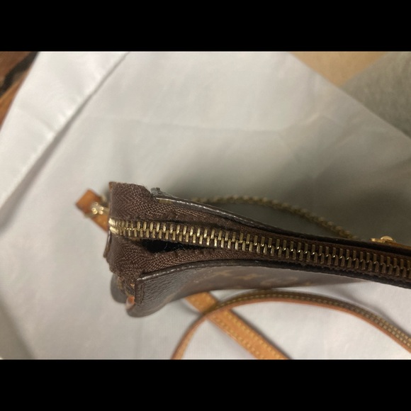 Authentic Louis Vuitton Eva Clutch - Picture 15 of 15
